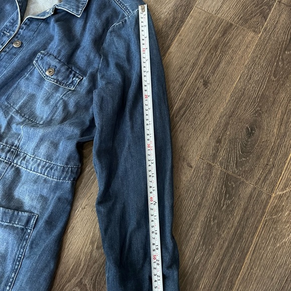 So slimming Chicos dark blue denim flowered NWT - Picture 9 of 11